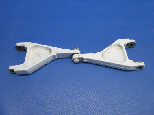 Piper PA-23-250 Aztec Nose Gear Torque Link Assy P/N 31805-06 (0624-782)