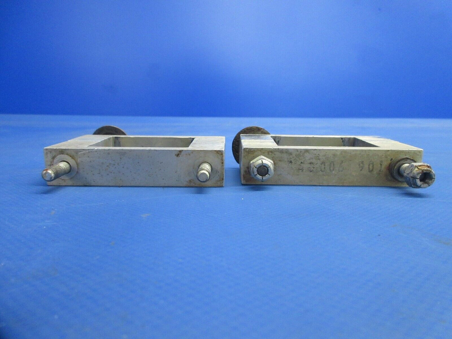 Mooney M20 / M20C Retractable Step Bearing Block Set P/N 840006 (1024-803)