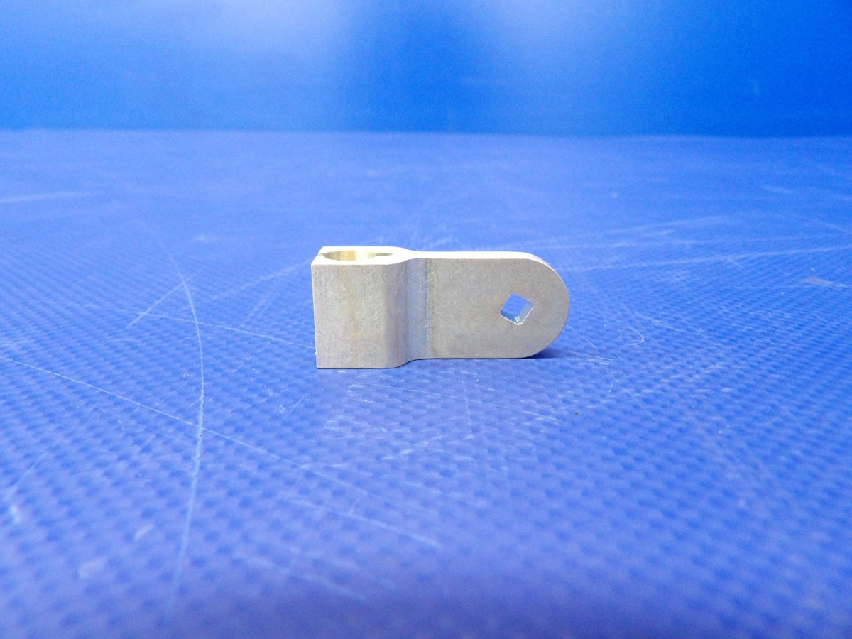 Cirrus Cabin Door Lower Actuator Arm P/N 20296-001 NOS (0426-1401)2