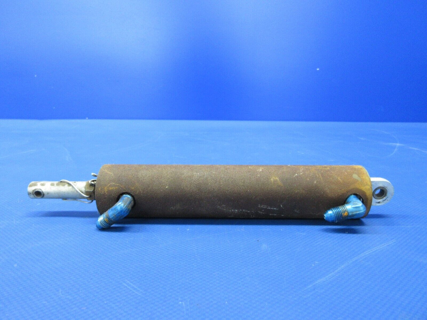 Bellanca 17-30A Viking Main Gear Hydraulic Cylinder Assy 195526-0 (0524-1254)