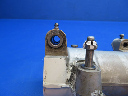 Piper PA-23-250 Aztec RH Main Gear Strut Housing 751-929, 31835-00 (0824-1772)