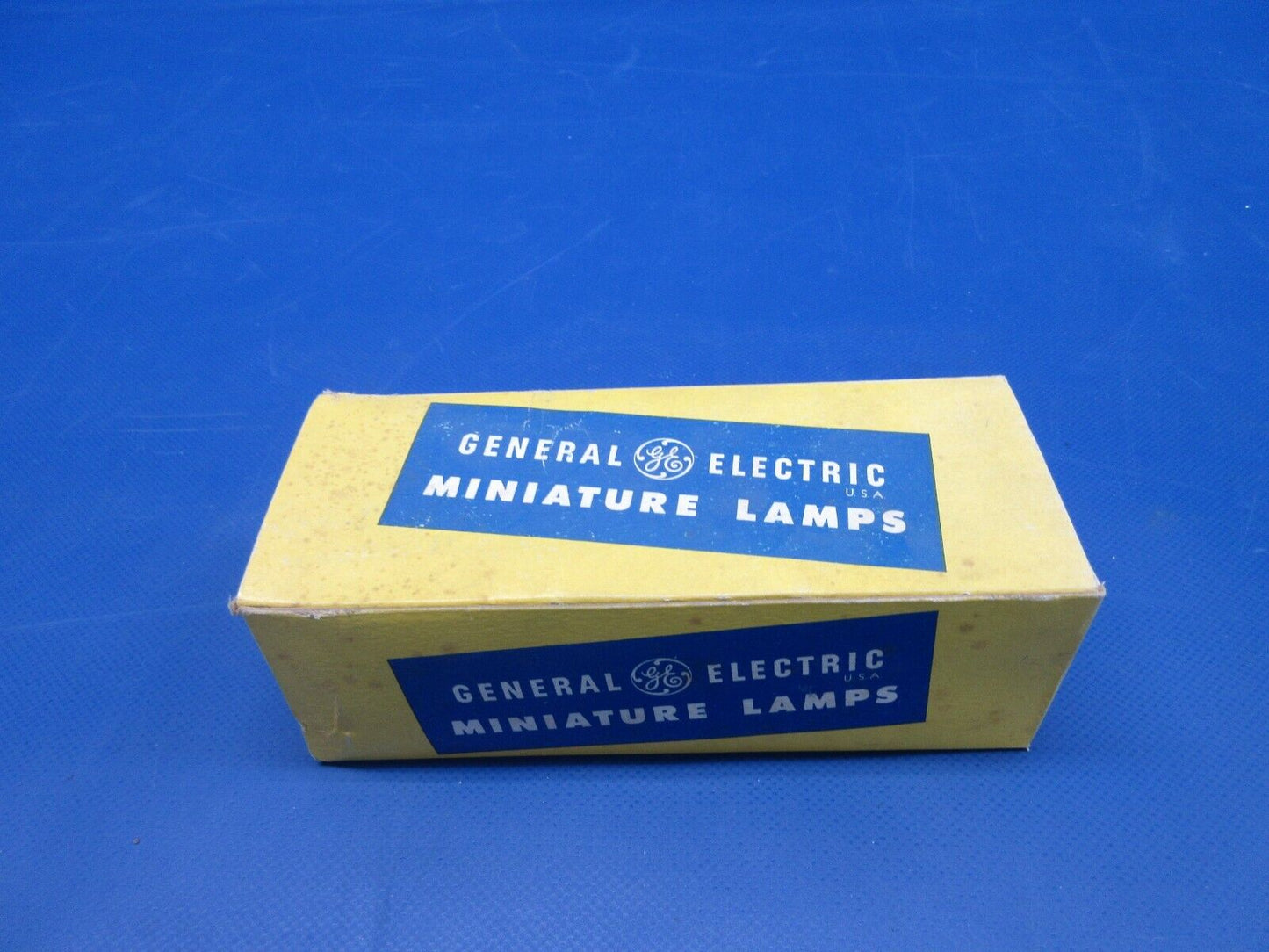 General Electric Miniature Lamps P/N 1119BX3 LOT OF 11 NOS (0424-1112)