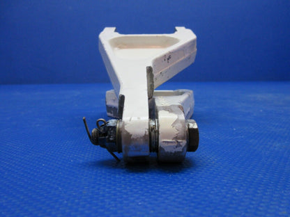 Piper PA-23-250 Aztec Main Gear Torque Link Assy P/N 31805-06 (0824-1320)