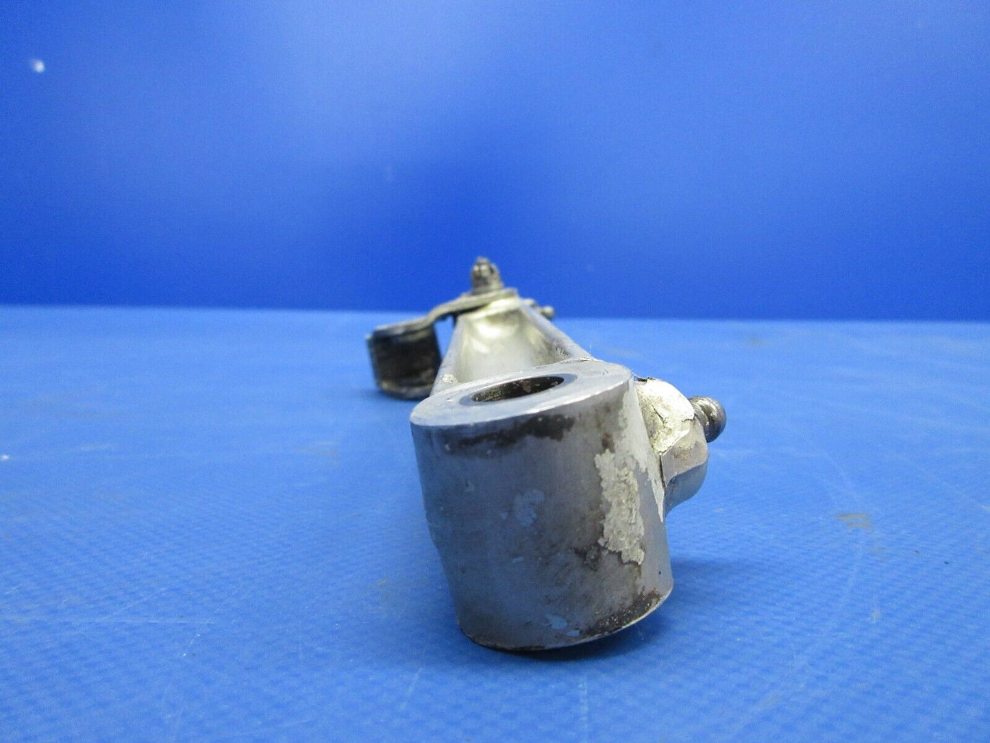 Piper PA-23-250 Aztec Main Gear Upper Drag Link Assy P/N 16190-00 (0624-774)