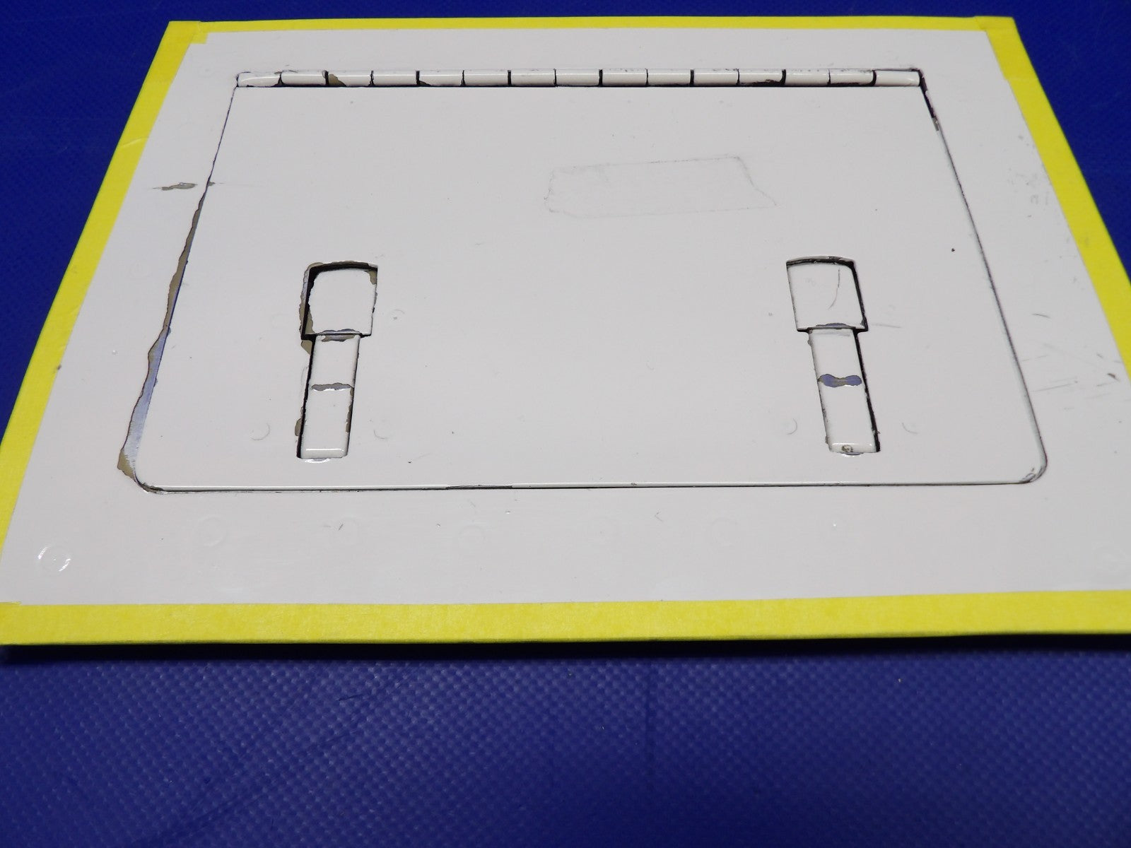 Beech 95 / D95A LH INBD / RH OTBD LWR Cowling Door P/N 95-910011-479 (0326-408)0