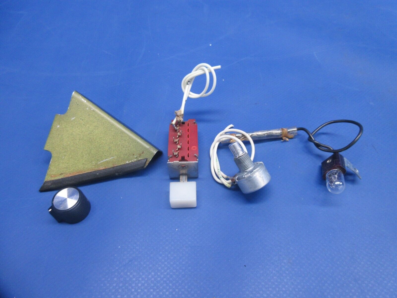 Piper PA-32RT-300T Lance II Rheostat Switch Dimmer Resistor 95228-3 (0924-883)