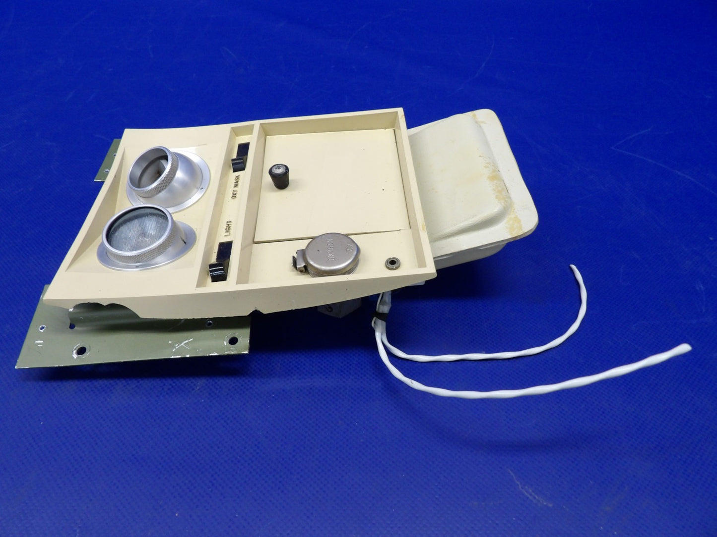 Cessna 421 Wemac Left Hand Middle Overhead Panel P/N 2390 (0726-1204)7