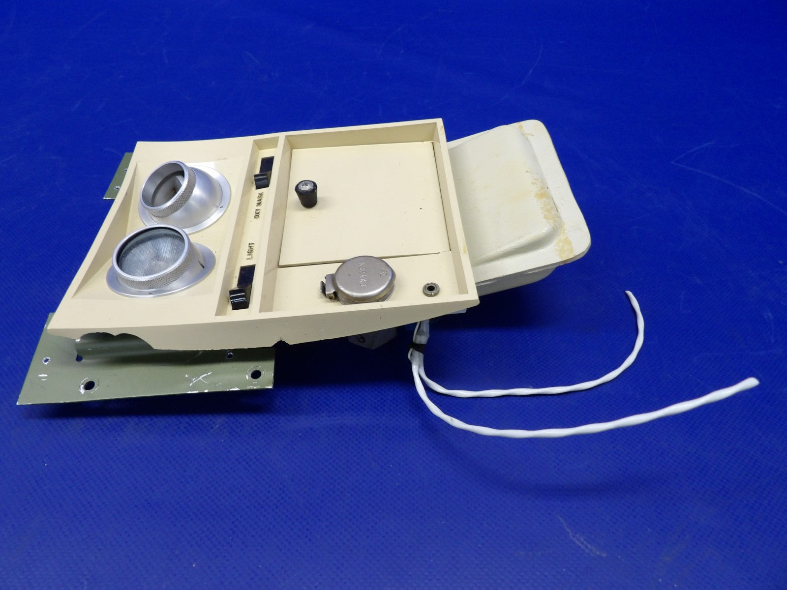 Cessna 421 Wemac Left Hand Middle Overhead Panel P/N 2390 (0726-1204)7