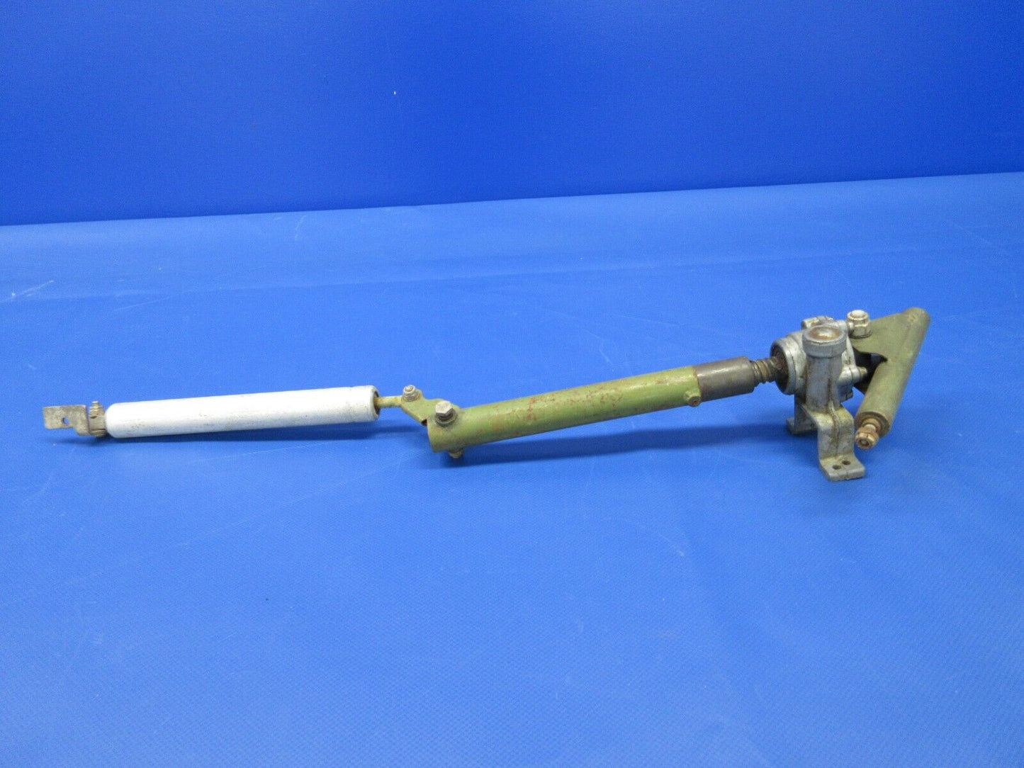 Cessna 150 Flap Actuator Tube Assembly P/N 0760620-1 (0324-1327)