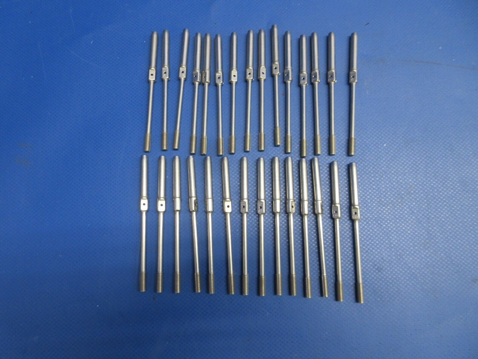3/32 Cable Stud P/N MS21260-L3LH LOT OF 29 NOS (0524-1954)