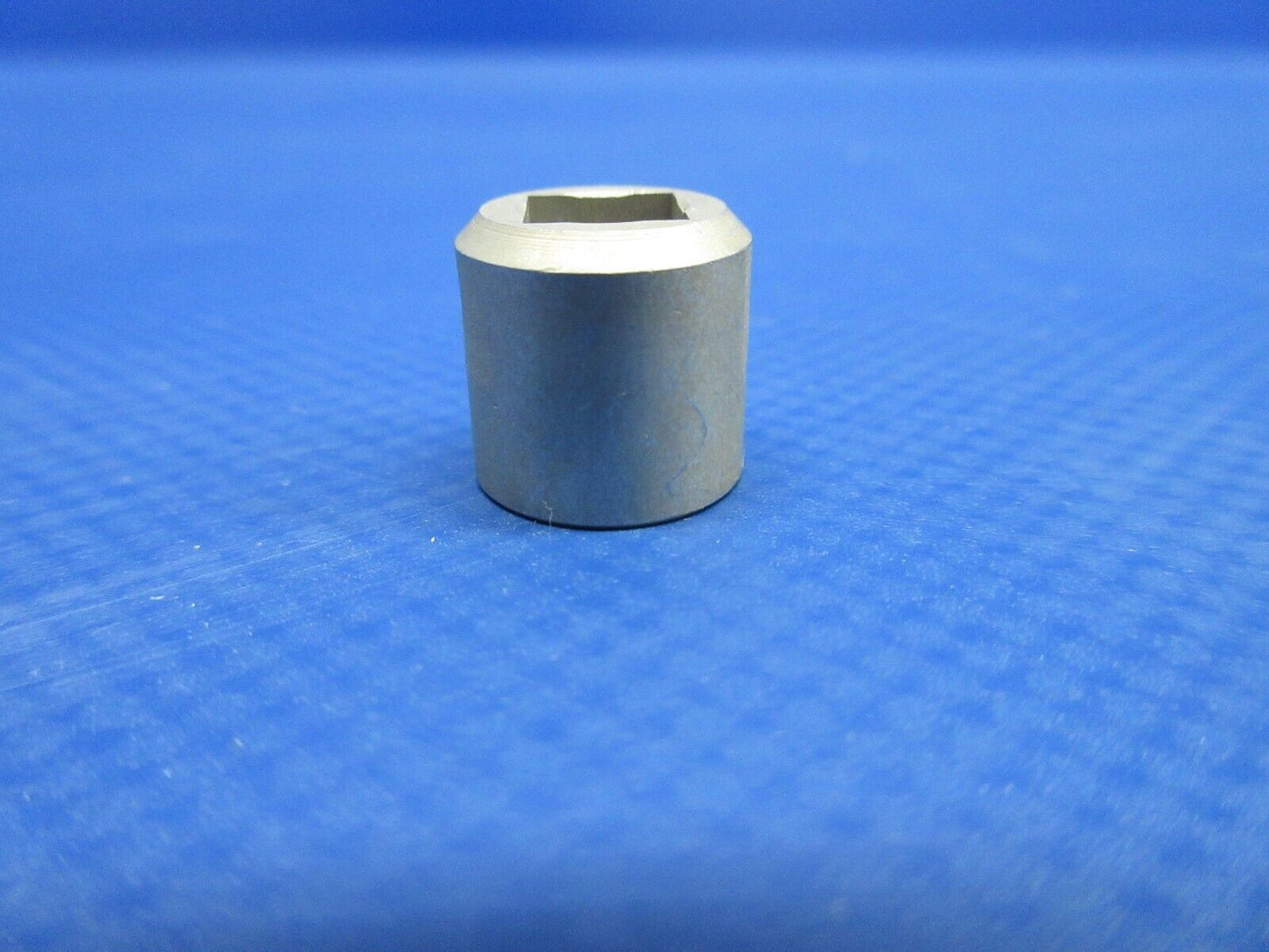 Cessna Fuel Selector Pivot P/N 0511194-4 NOS (0324-757)