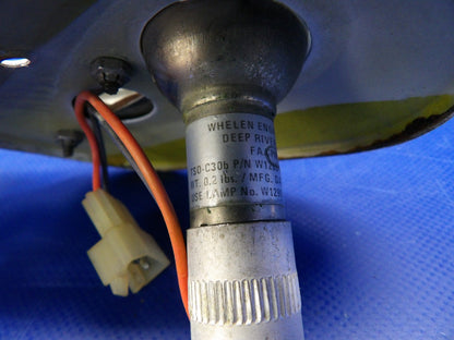 Piper Cheyenne Whelen RH Nav Light 24V w Strobe + Shield P/N W1285PG (0626-1517)1