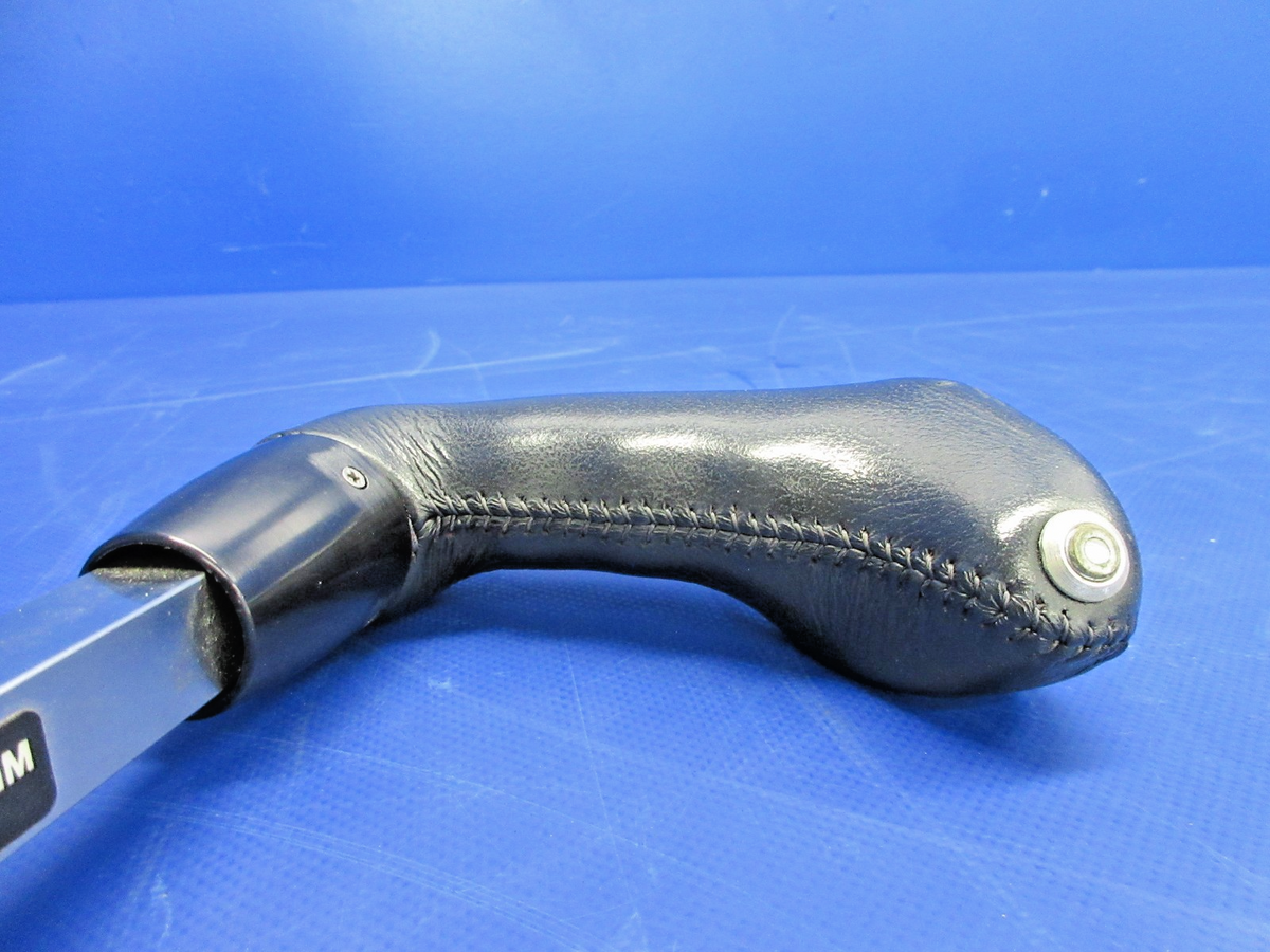 Cirrus SR22 Yoke Grip RH P/N 11995-004 (0926-830)11