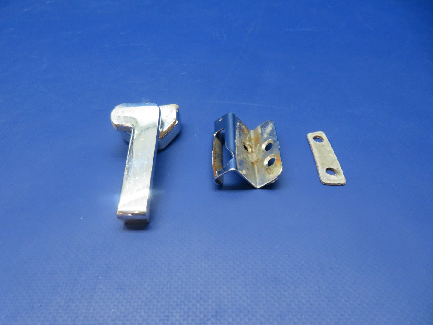 Cessna 337 / 337D Window Latch Bracket, Handle & Plate 1411202-201 (0326-138)3