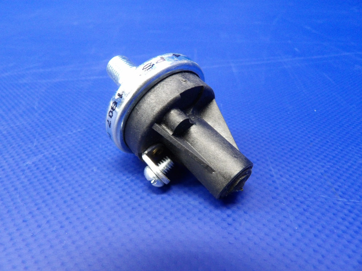 Honeywell Hobbs / Hour Meter Pressure Switch P/N 10-00813 NOS (0526-1396)10