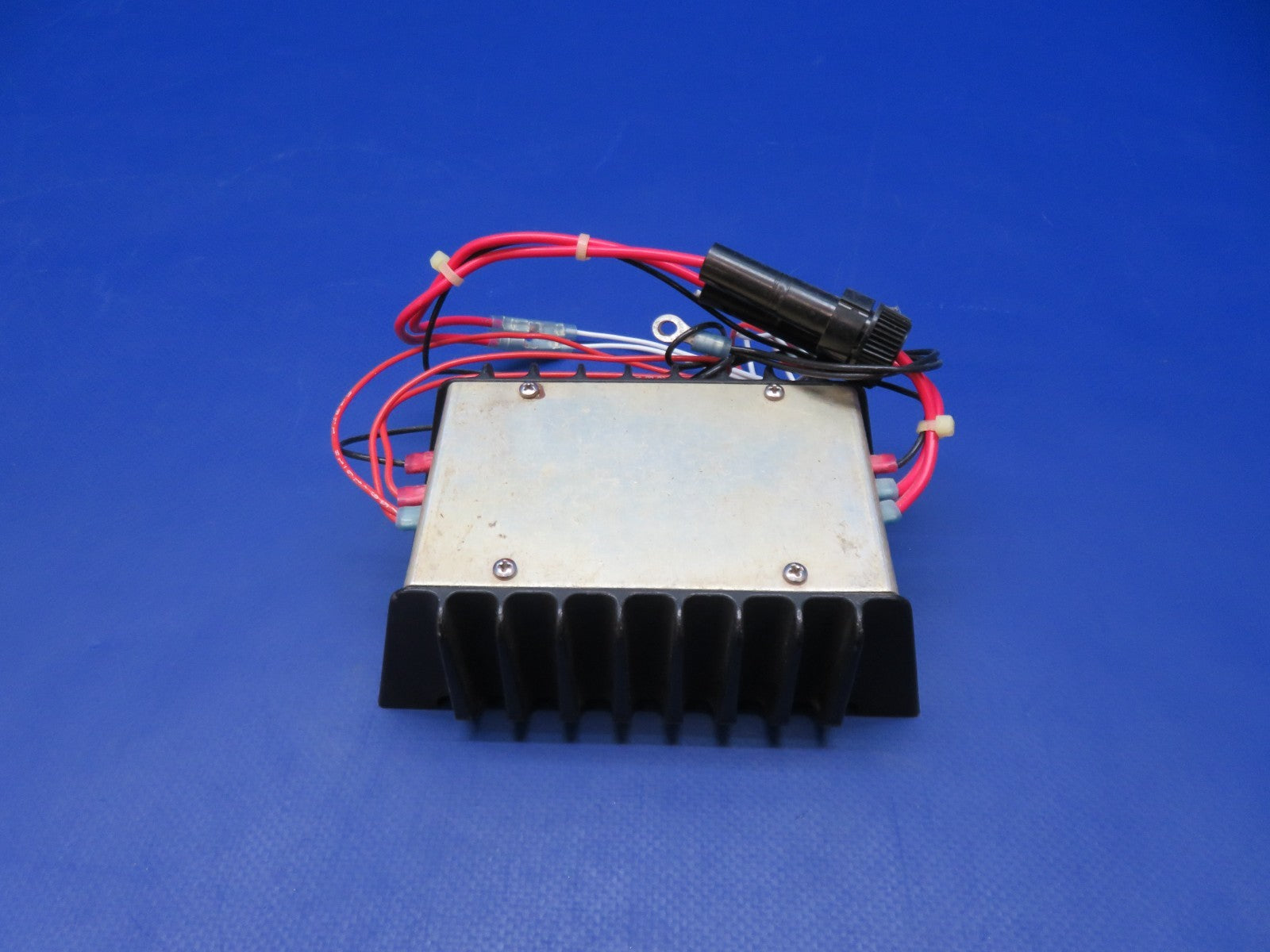 @essna 421 King KA-39 Voltage Converter 28v to 12v 071-1041-01 TESTED (0326-162)0