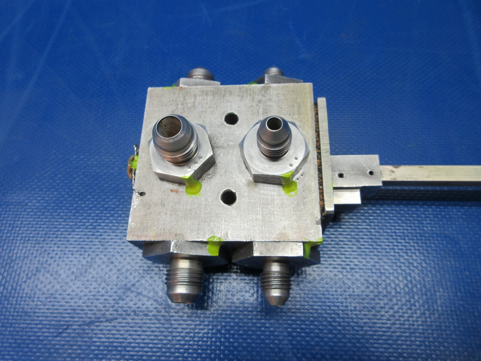 Early Cessna 210 Fuel Selector Valve w/ Shaft P/N 1216001-1 REBUILT (0325-1362)4