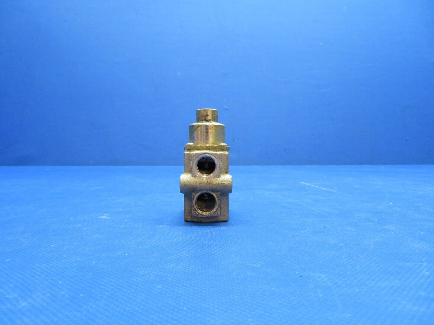 Parker Pneumatic Valve P/N CW1037 (0724-1949)