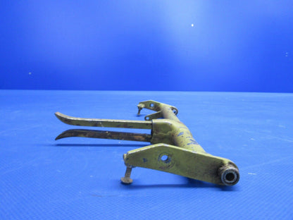 Bellanca 17-30A Viking Main Gear Door Lever Assy LH P/N 4002-1 (0524-1272)