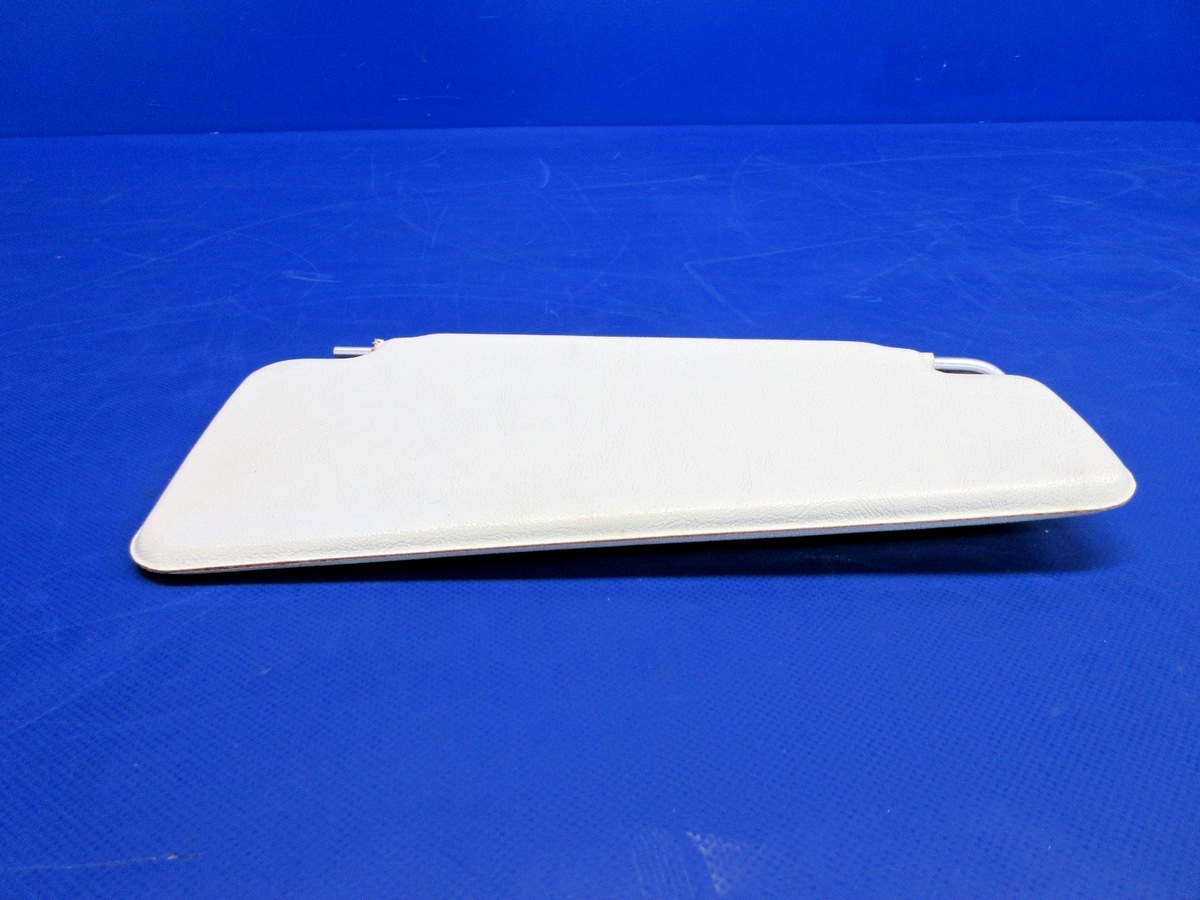 Cessna 402 Sunvisor P/N 5219132-6 (0926-773)4