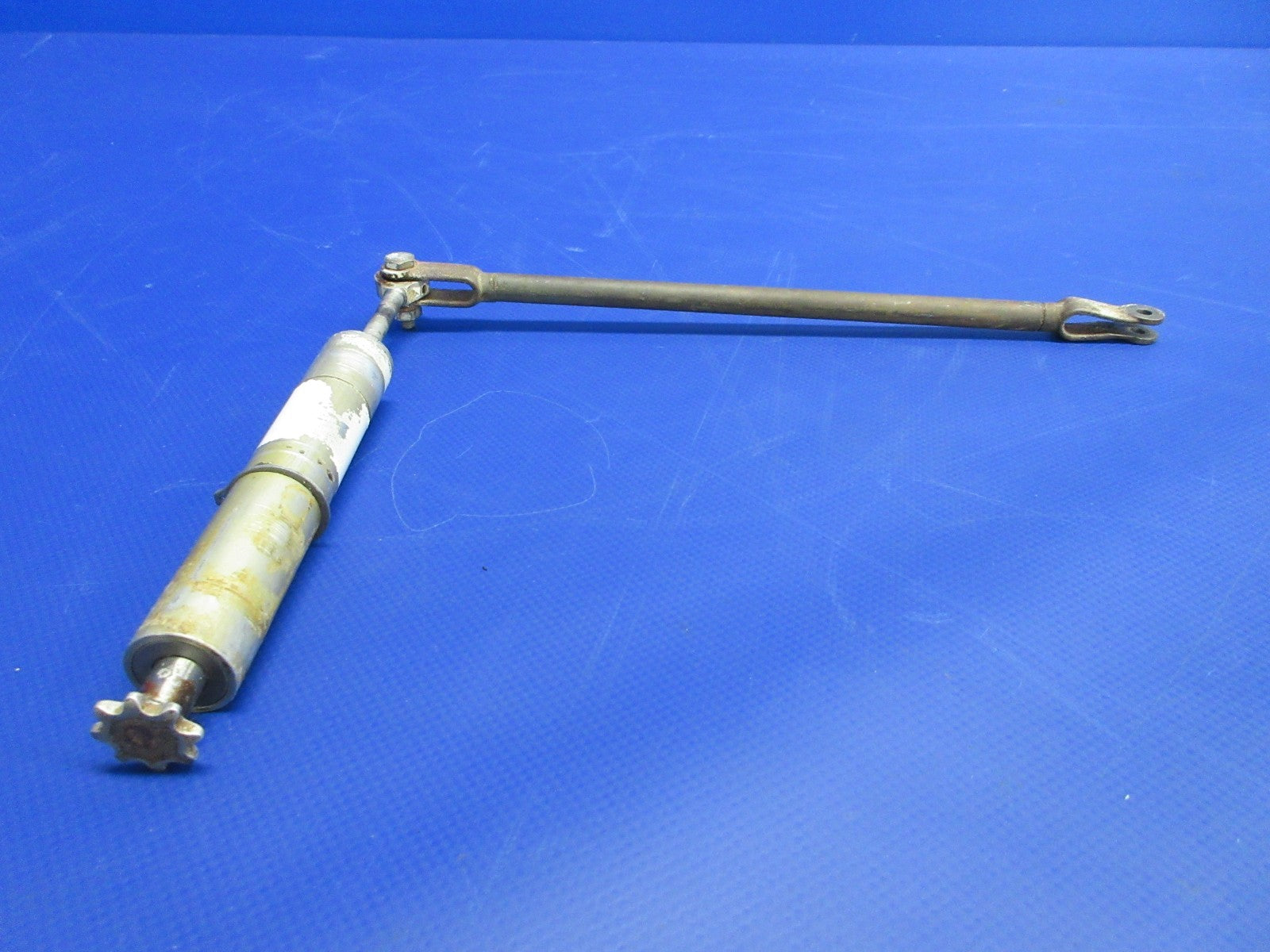 Cessna 310 / 310I Aileron Trim Tab Actuator P/N 0310293-2 (0326-950)7
