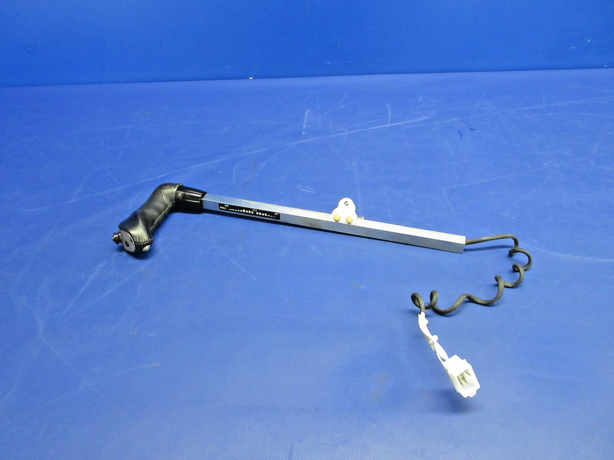 Cirrus SR22 Yoke Grip RH P/N 11995-004 (0926-830)2