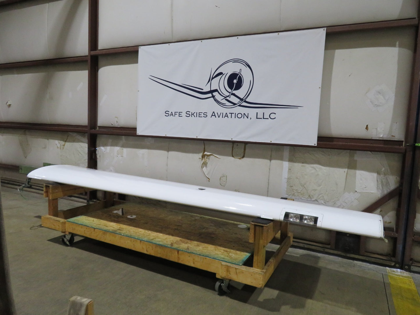 2001 Diamond DA-40-180 Left Hand Wing S/N 40.044 (0326-97)0