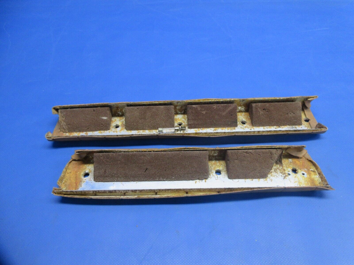 Piper PA-28-161 Warrior Skin Guard Channel Assy LH & RH P/N 76205-00 (0824-985)
