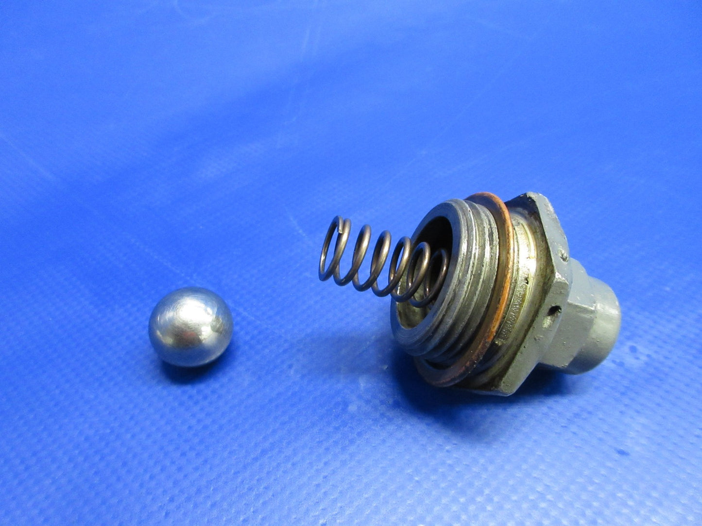 Lycoming Oil Pressure Relief Valve P/N 76529 (0226-1018)2