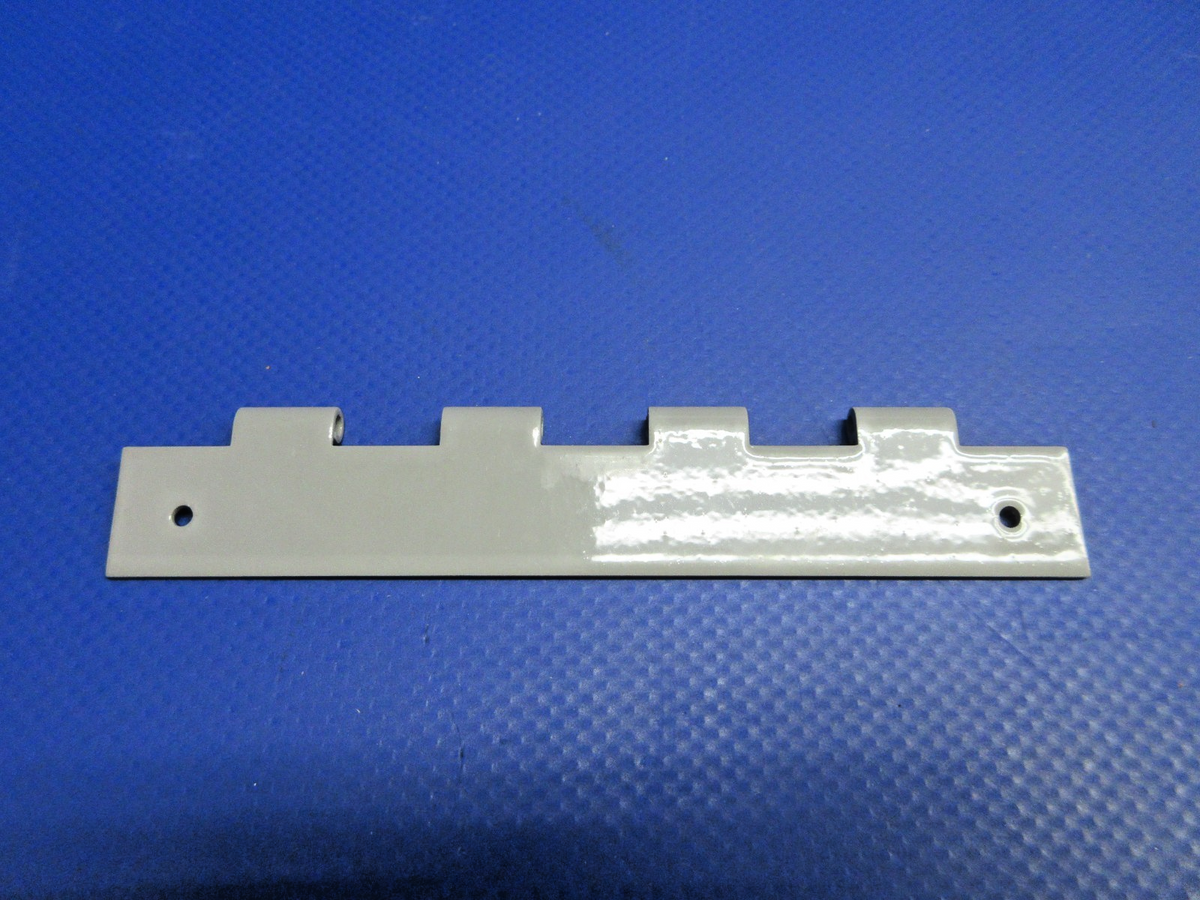 Cessna Oil Door Hinge Half w/Pin P/N 5952108-10 NOS (0926-728)8