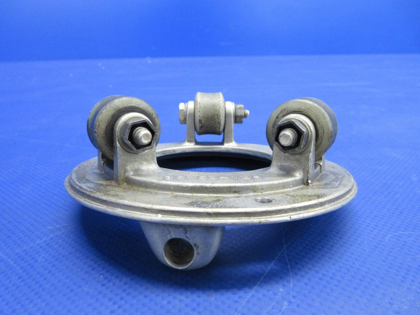 Beech D95A Travel Air Control Column Hanger P/N 35-524125 (0326-786)9