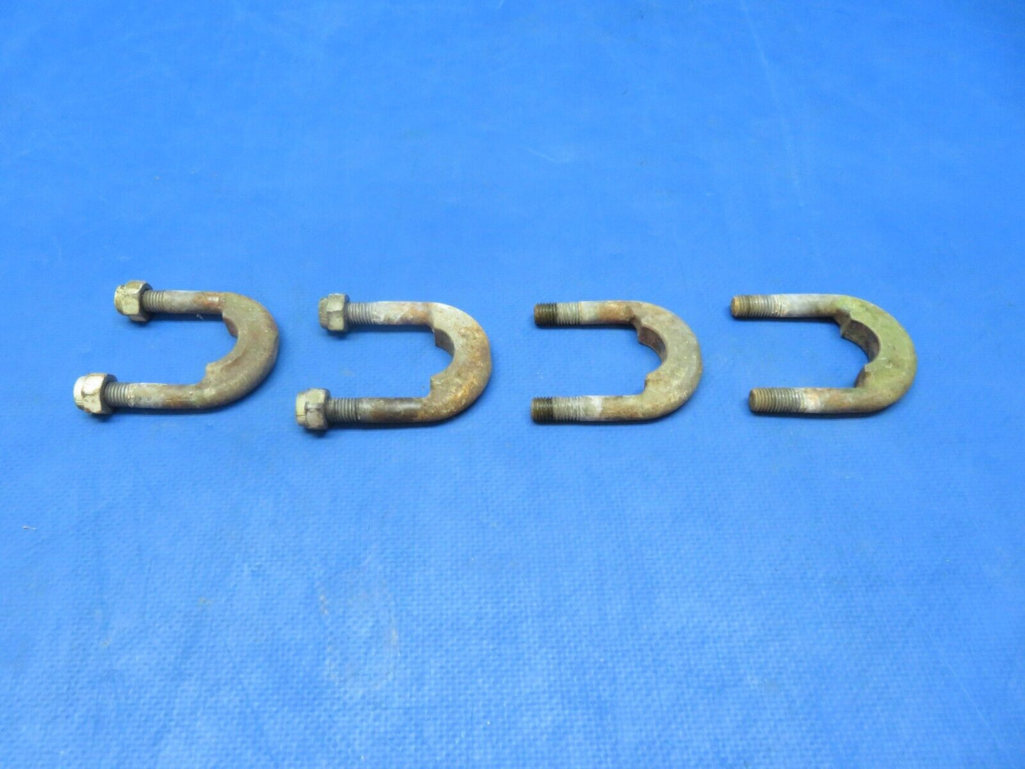Early Cessna 310 / 310B Clamp Assy MG Attach P/N 0841000-6 LOT OF 4 (1223-181)
