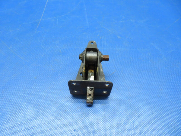 Cessna 337 / P337H Skymaster Front Lower Door Latch Assy 1511408-161 (0824-194)