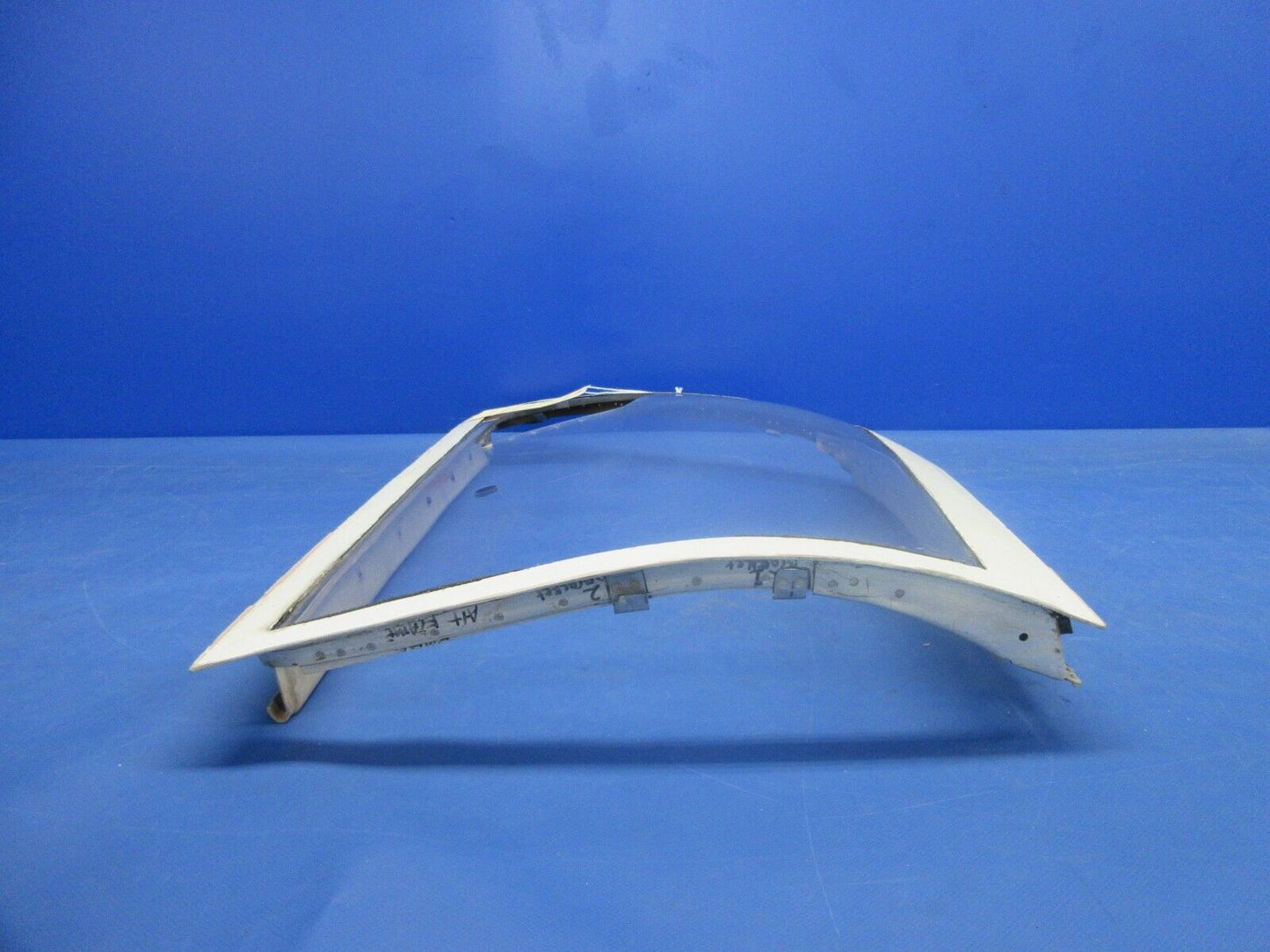 Cessna 310 / 310R Emergency Pilot Window P/N 0891107-2 (1024-2117)