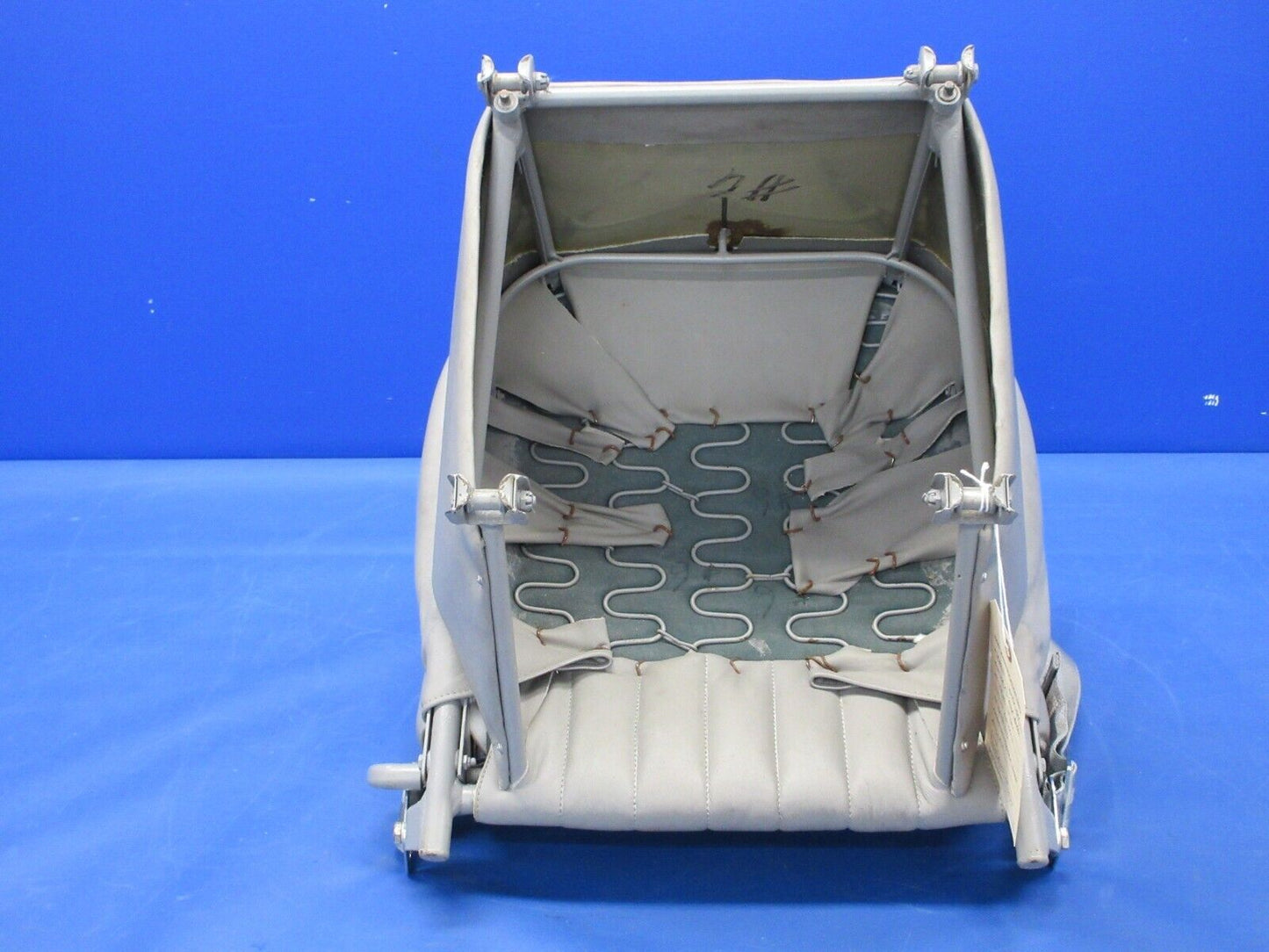 Piper PA-23-250 Aztec Center Seat Assy RH P/N 16481-03 (0624-1353)