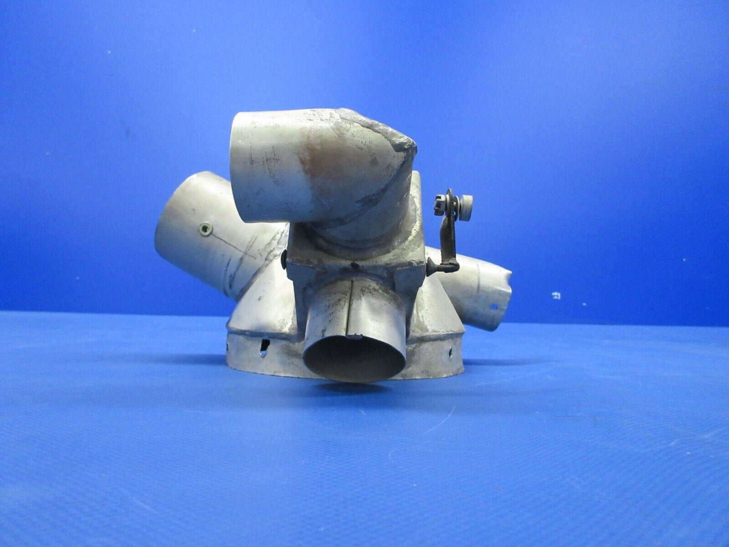 Piper PA-23-250 Aztec Heater Air Distribution Box Assy P/N 18814-20 (0624-867)