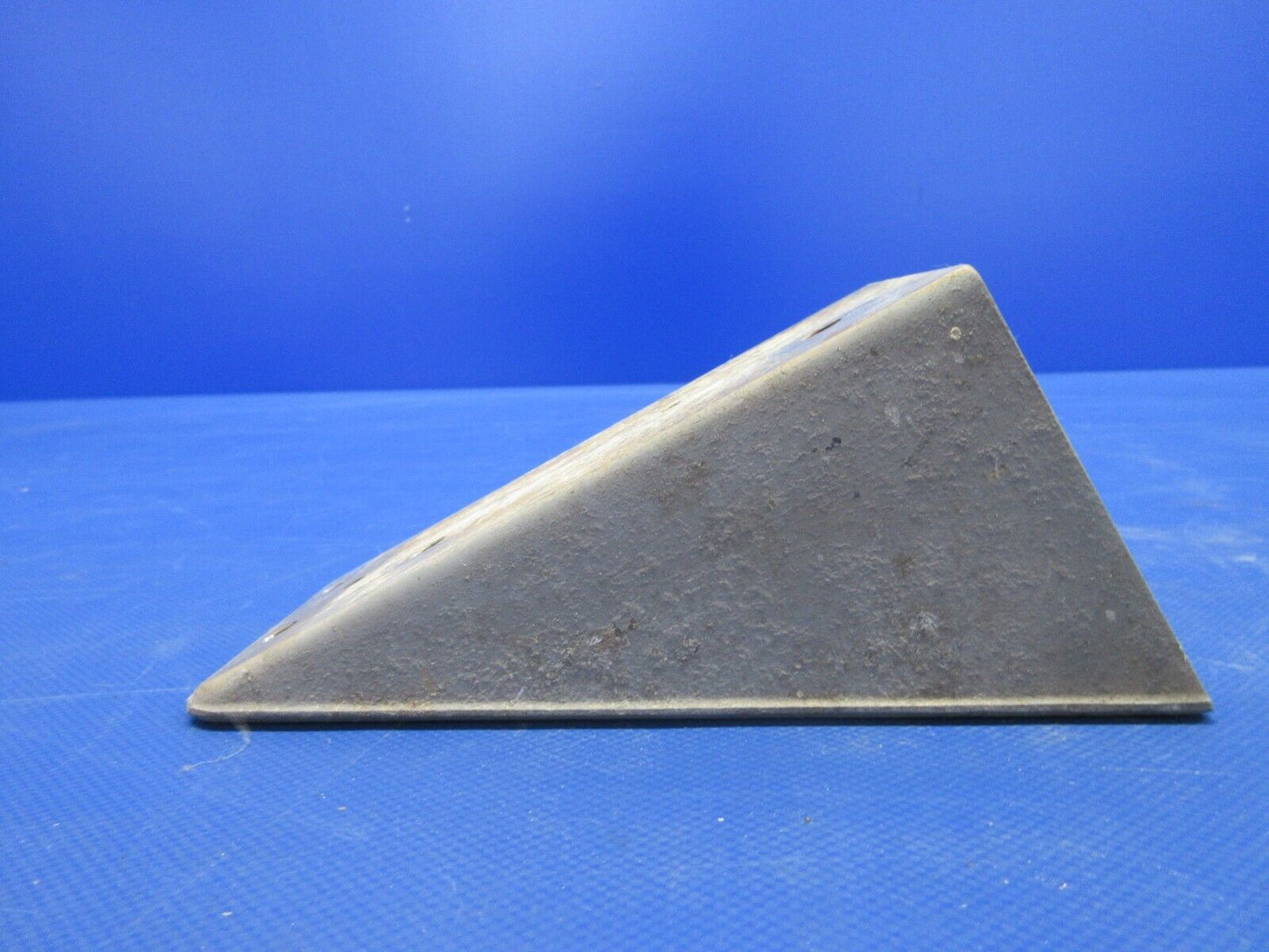Grumman Yankee AA-1B Main Landing Gear Bracket RH P/N 5701064-2 (0424-1410)