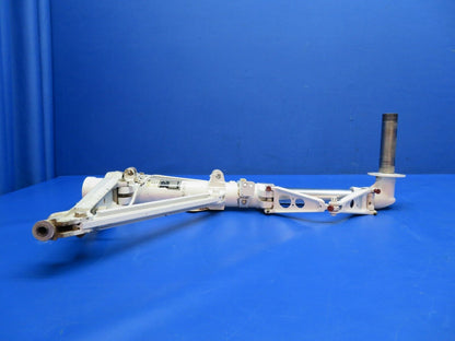 Beech 95 / D95A Travel Air RH Main Gear 95-810002-6, 95-810002-752 (0524-1771)