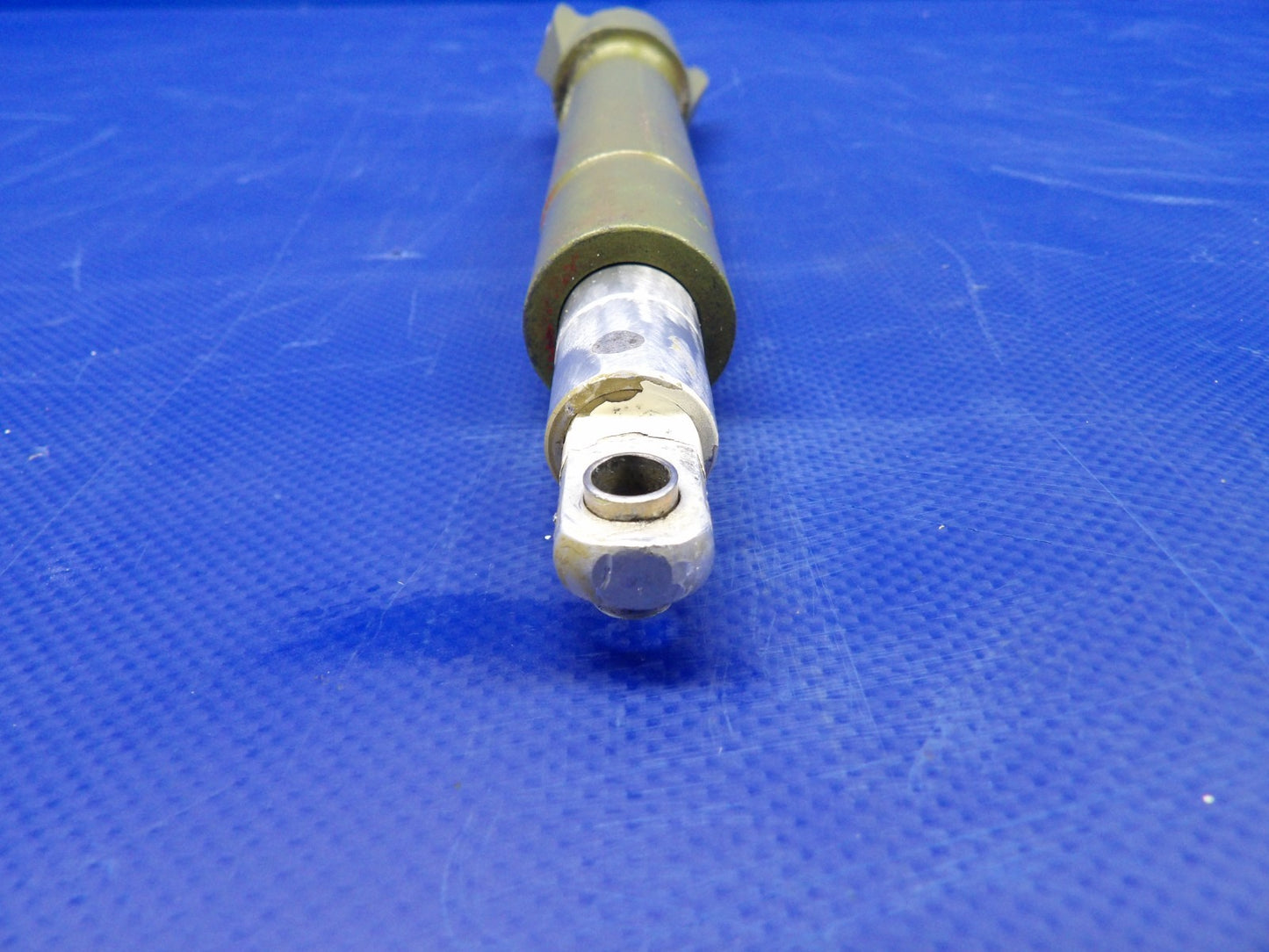 Beech 95 / D95A Travel Air Right Hand Flap Actuator P/N 45-521212-15 (0326-400)9