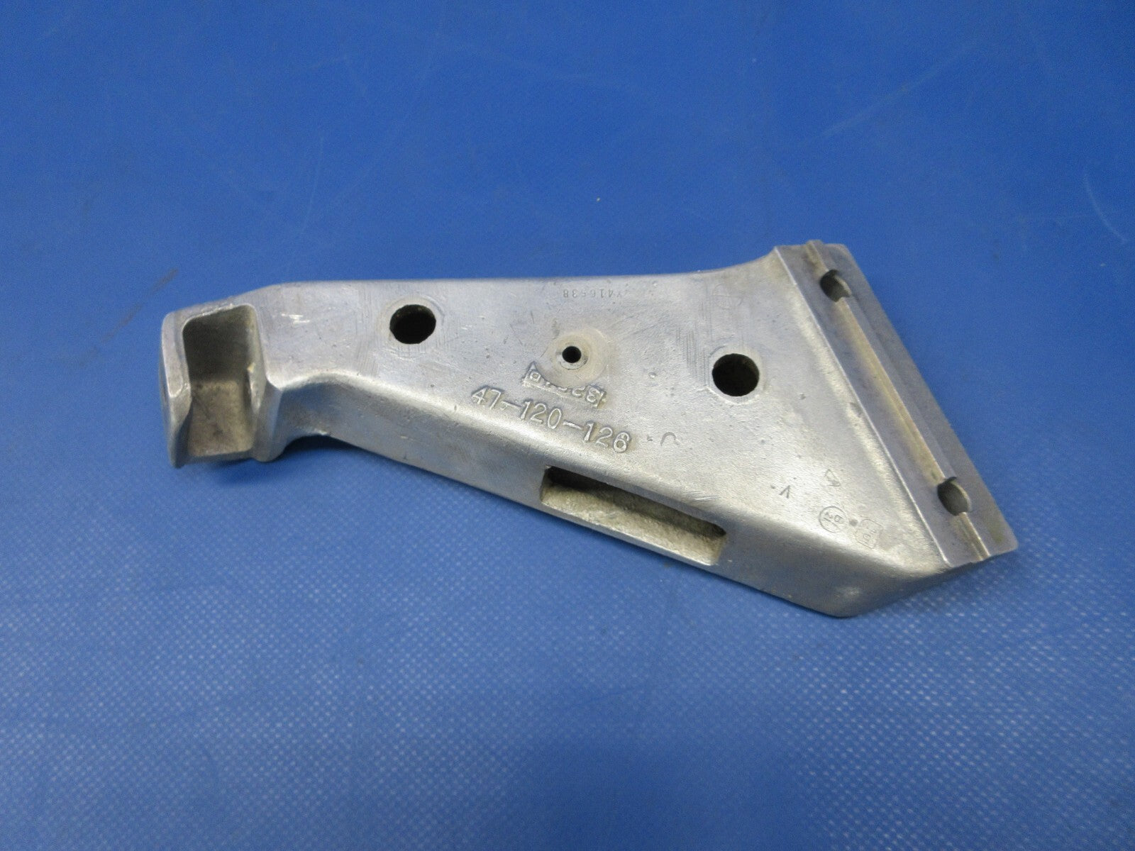 Bell 47J-2 Main Rotor Hub Grip Control Horn P/N 47-120-126-5 (1124-1365)1