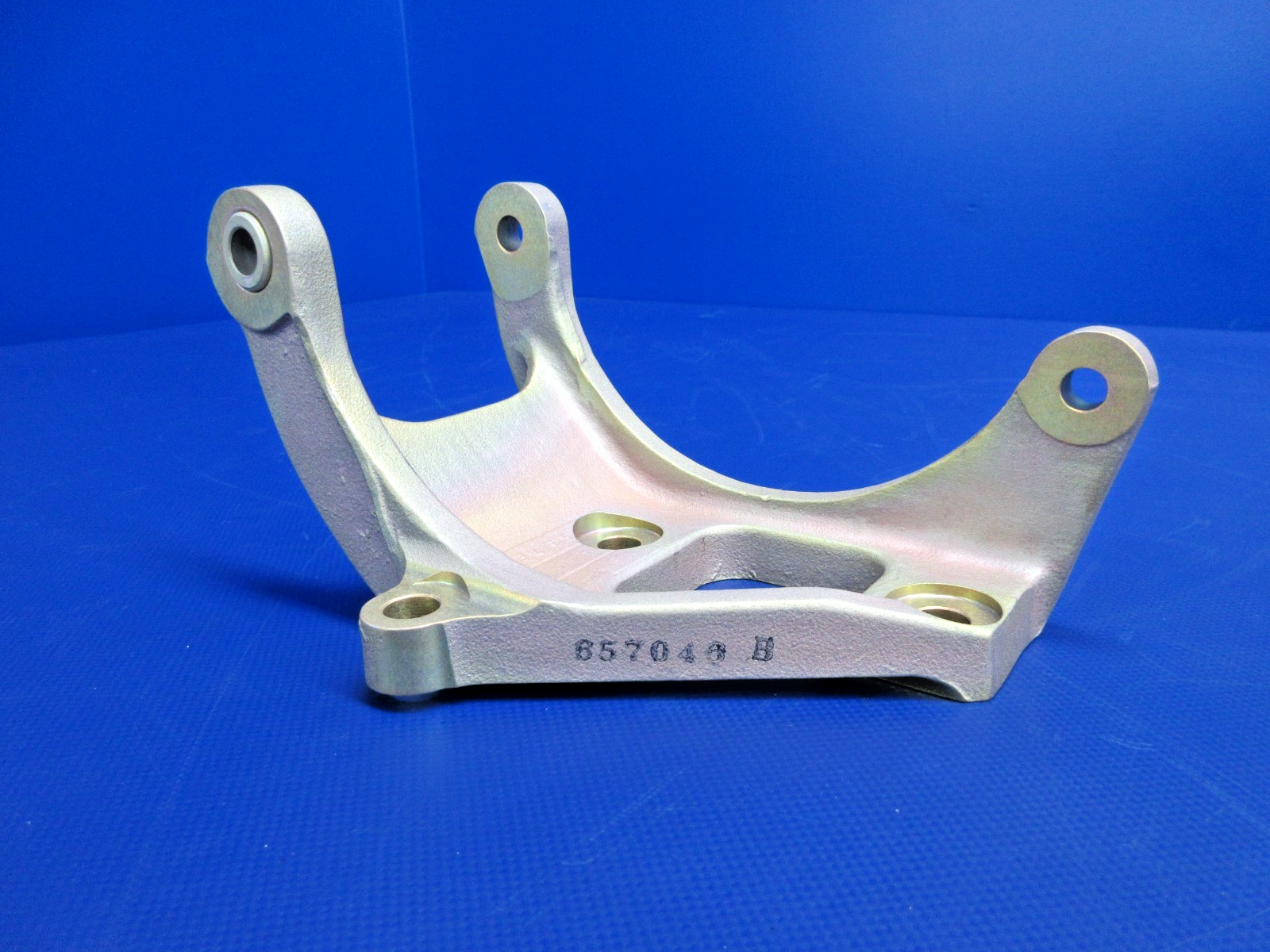 Continental LT SIO/TSIO/IO-360 Alternator Bracket P/N 657046 NOS (0426-777)4
