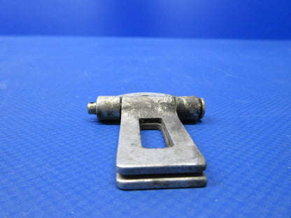 Cessna 180 / 180K Seat Belt Latch Assy P/N 0711083-1 (0524-1389)