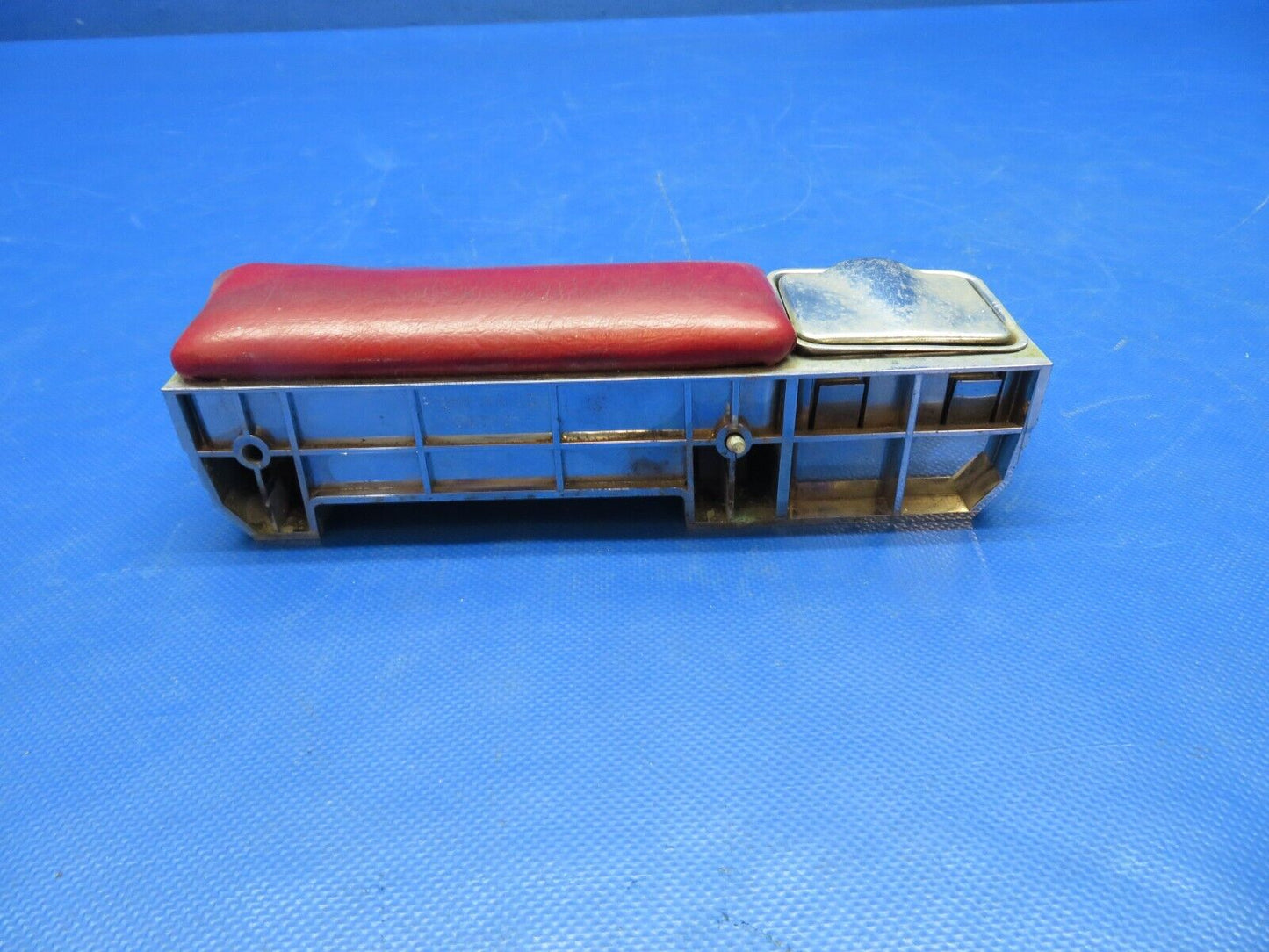 Piper Armrest RH P/N 66710 (0624-1814)