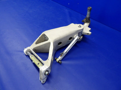 #Beech 76 Duchess LH Main Landing Gear P/N 105-810019-1 (0526-2046)10