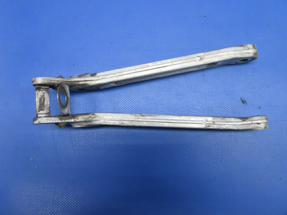 Piper PA-23-250 Aztec Nose Gear Drag Link Assy P/N 16279-00 (0624-848)