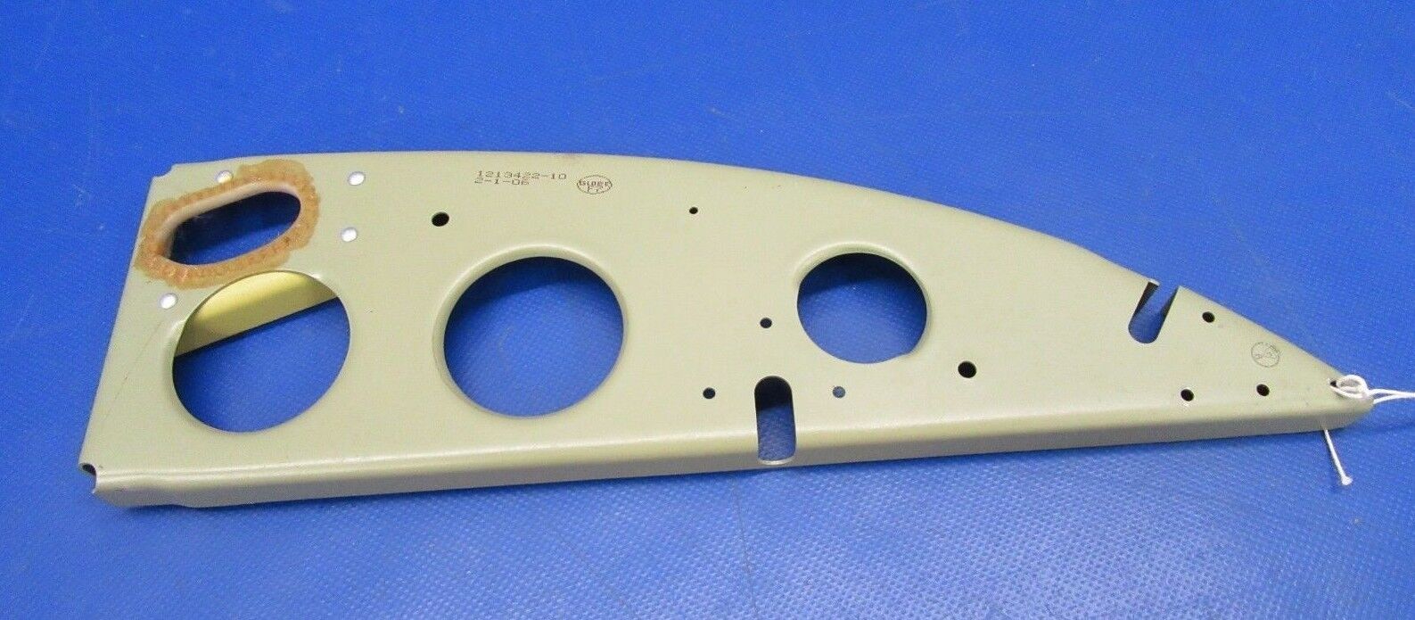 Cessna 210 Bulkhead RH P/N 1213422-10 NOS (0119-223)