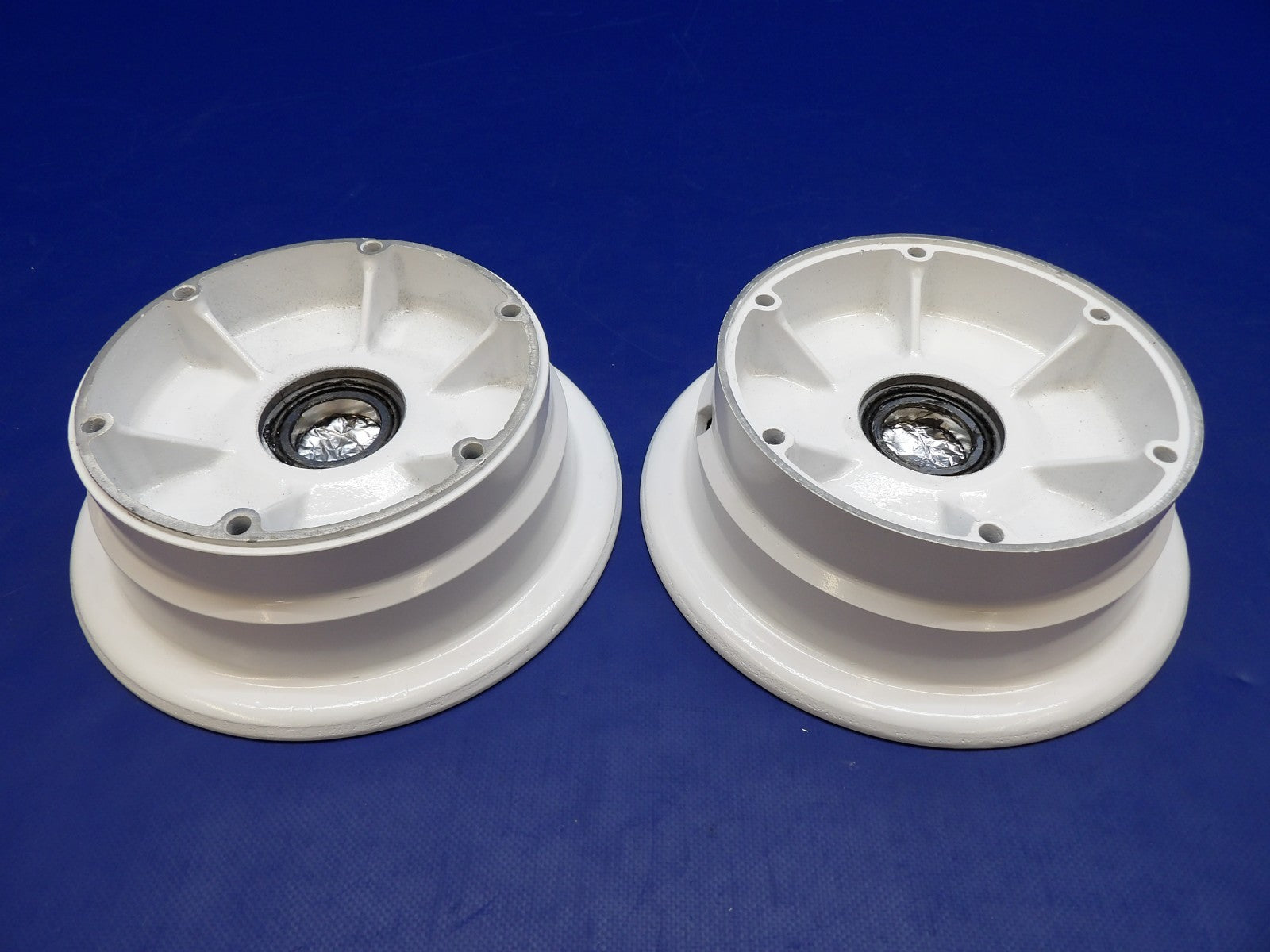 Beech Baron Cleveland 40-98 Main Wheel 7.00-8 P/N 161-02300 REBUILT (0626-1298)9