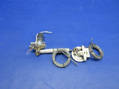 Cirrus SR22 Globe Motors Roll Trim Motor 24V P/N 317A386 TESTED (0926-737)0