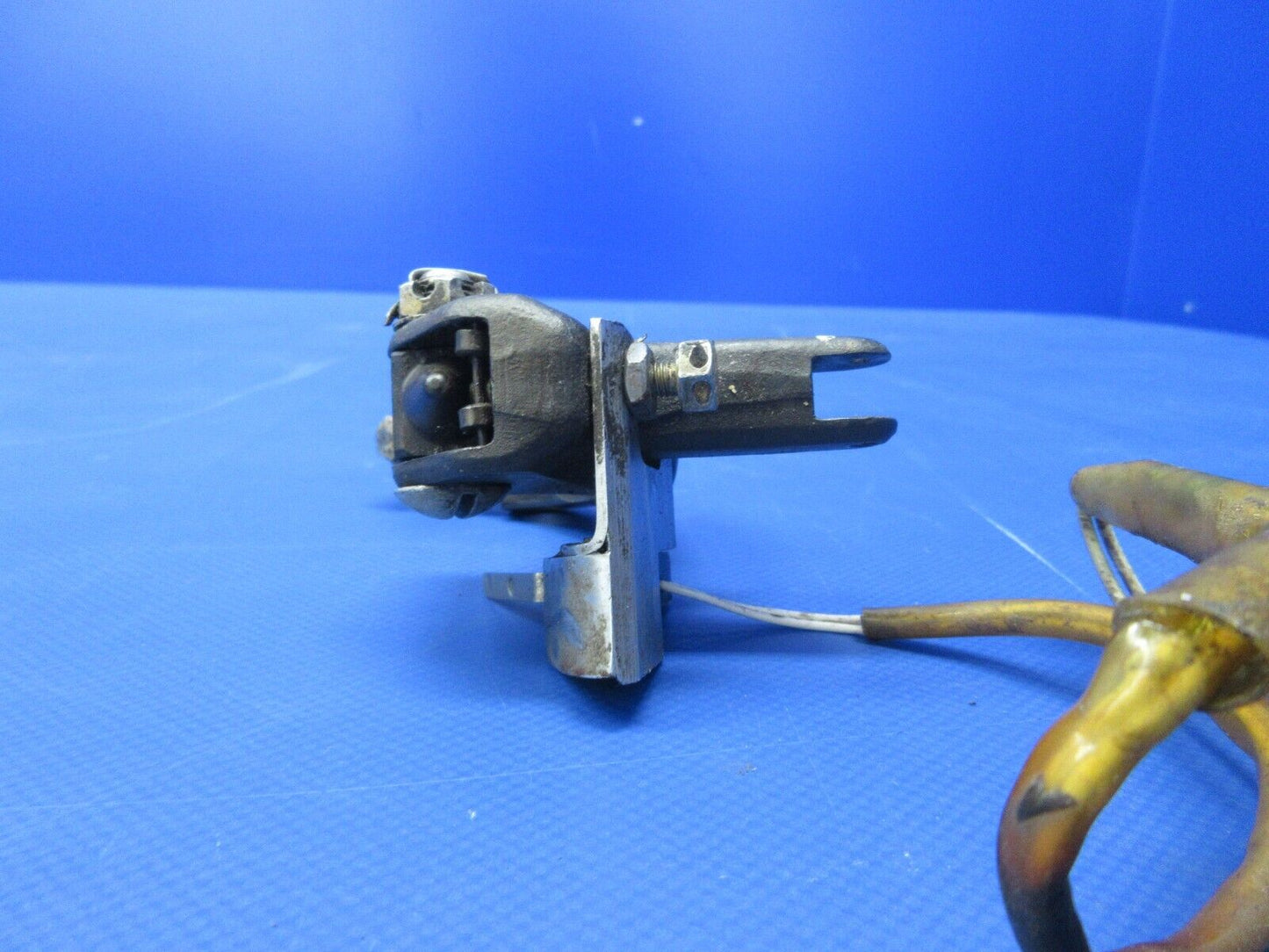 Cessna 337 / P337H Skymaster Main Gear Downlock Assy RH P/N 1541007-2 (0724-768
