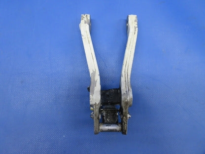Piper PA-23-250 Aztec Main Gear Lower Drag Link Assy P/N 16240-05 (0624-890)